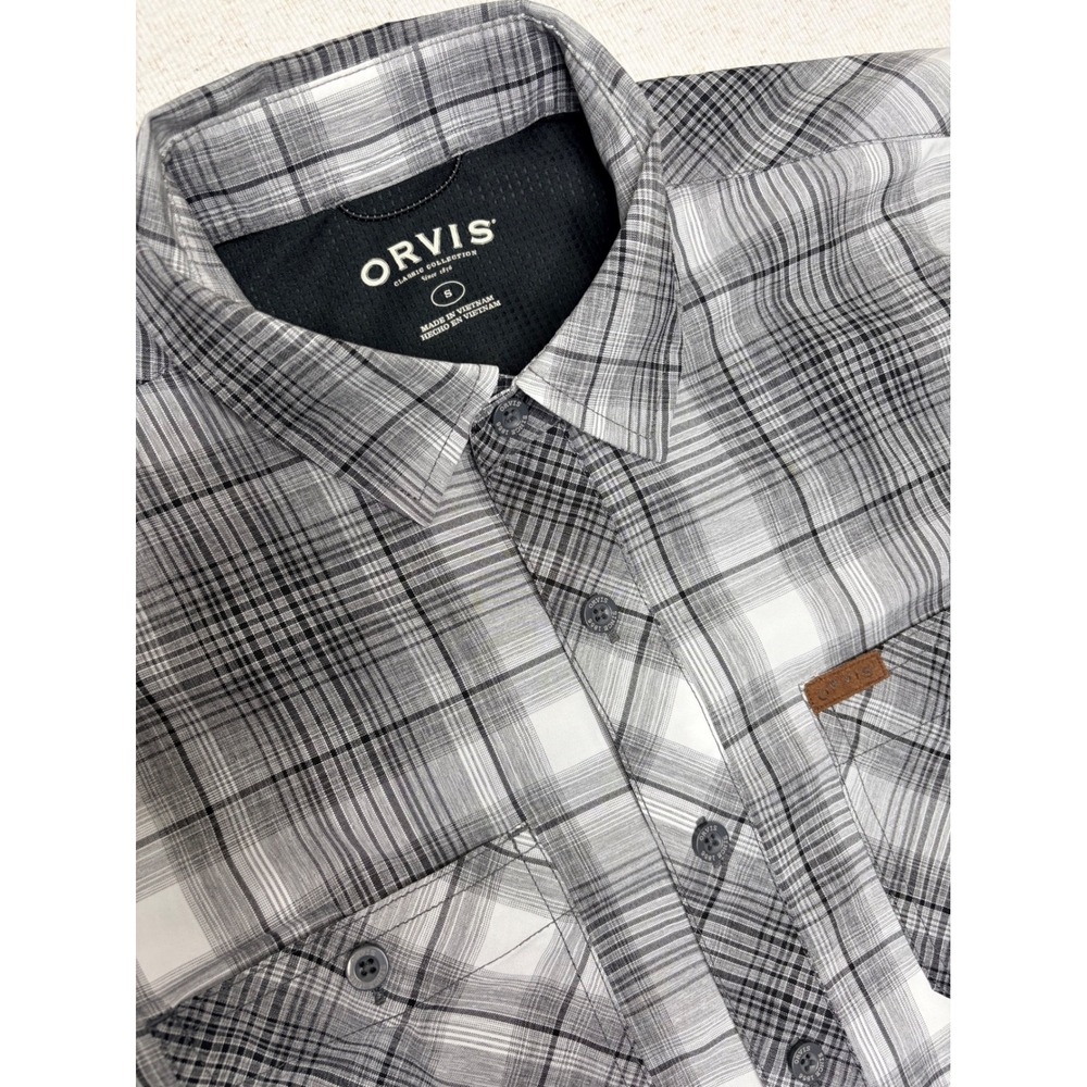 Orvis Mens Grey White Plaid Short Sleeve Button Down Shirt Lens Cloth Small